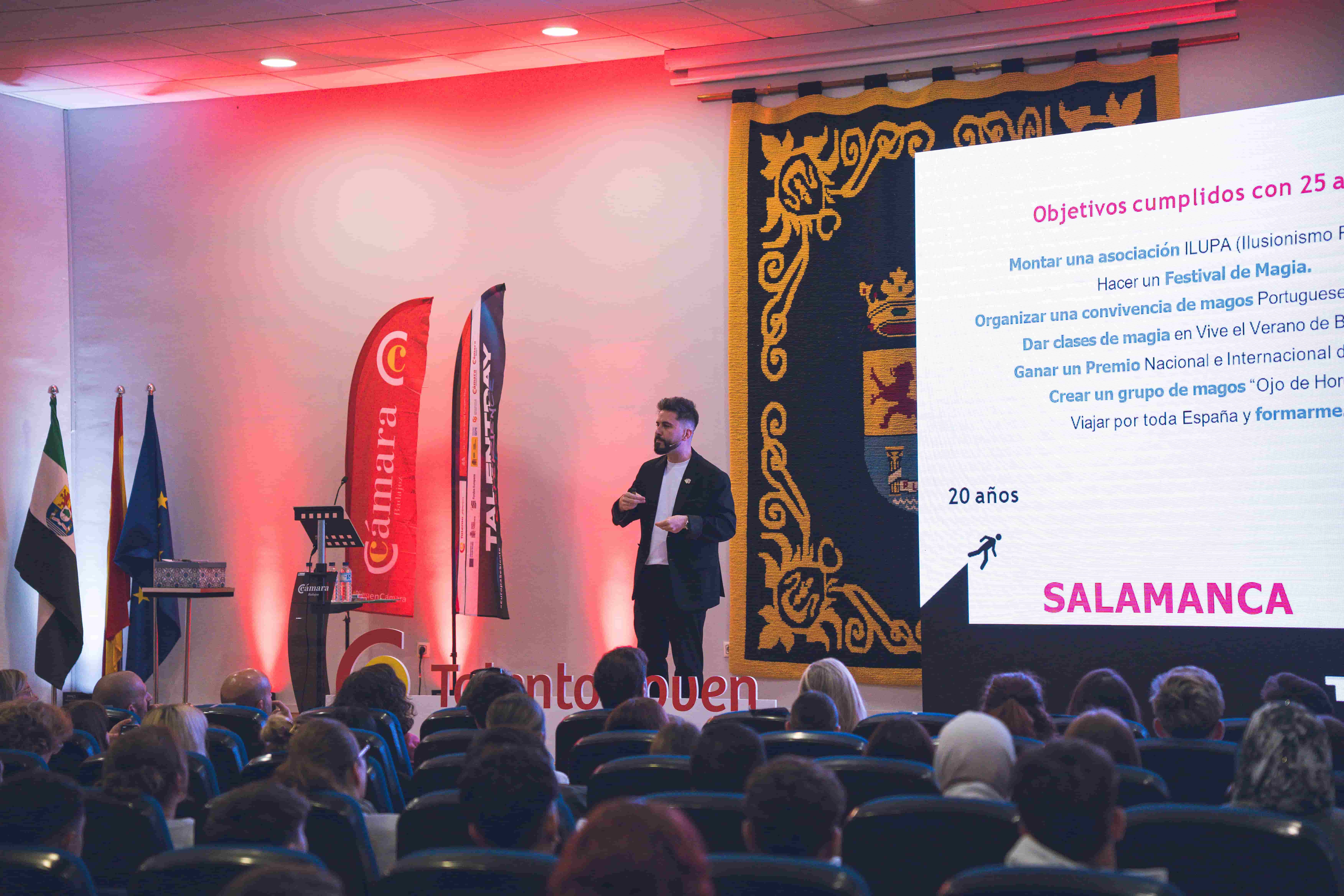 Qué es un mago conferenciante y cuándo tiene sentido contratarlo