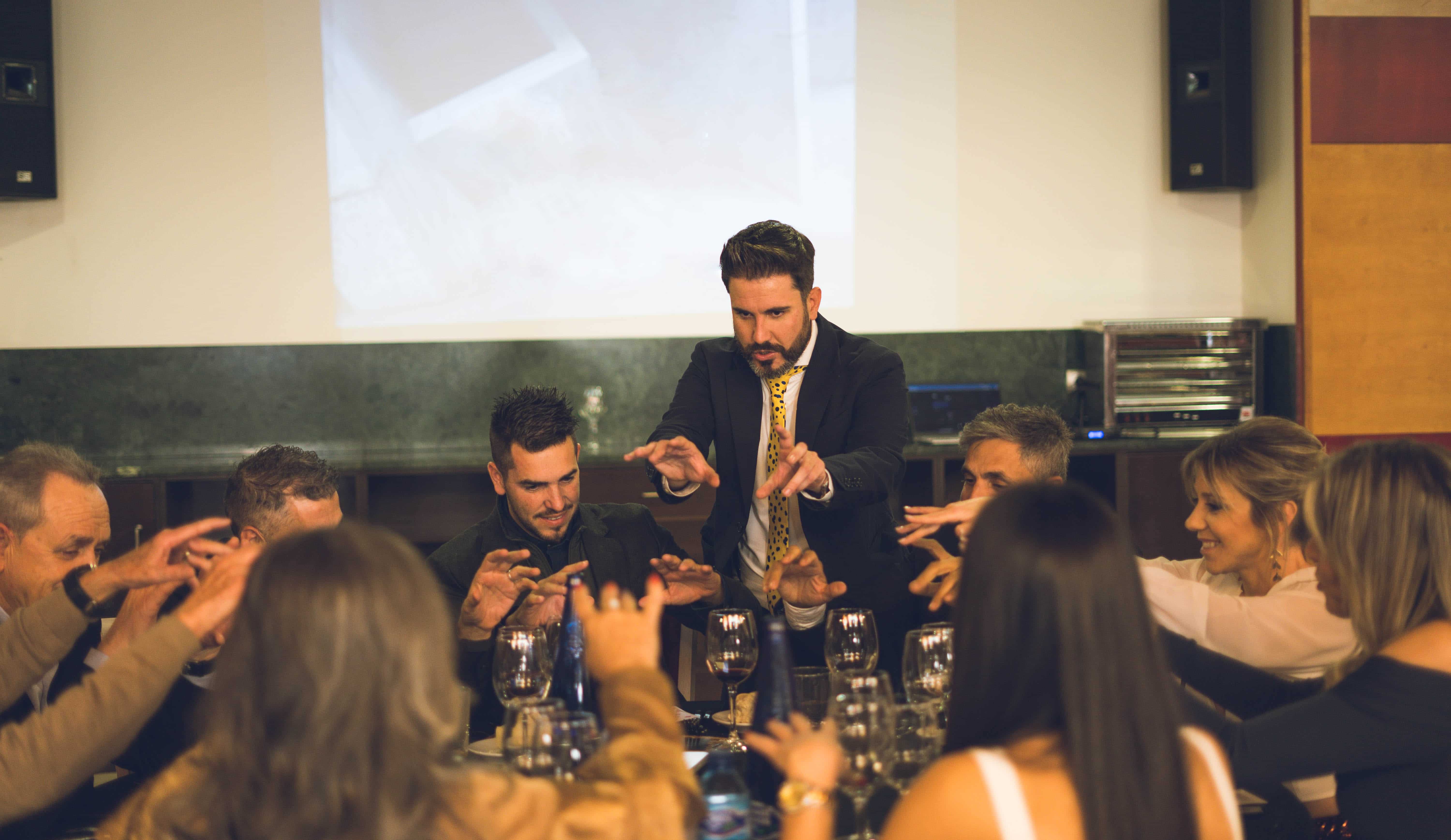 Cena de empresa navideña: ideas originales para que sea inolvidable