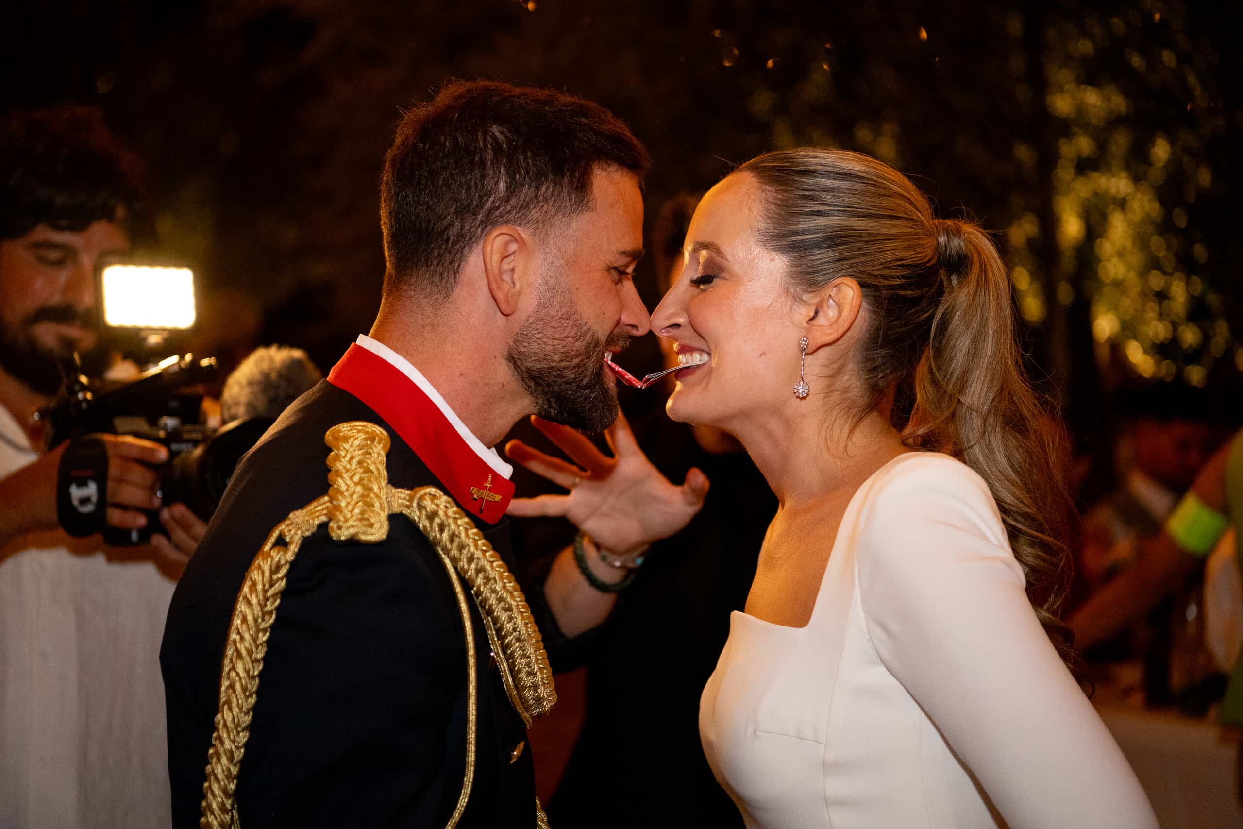 Cómo integrar la magia en una boda sin que parezca un número de circo