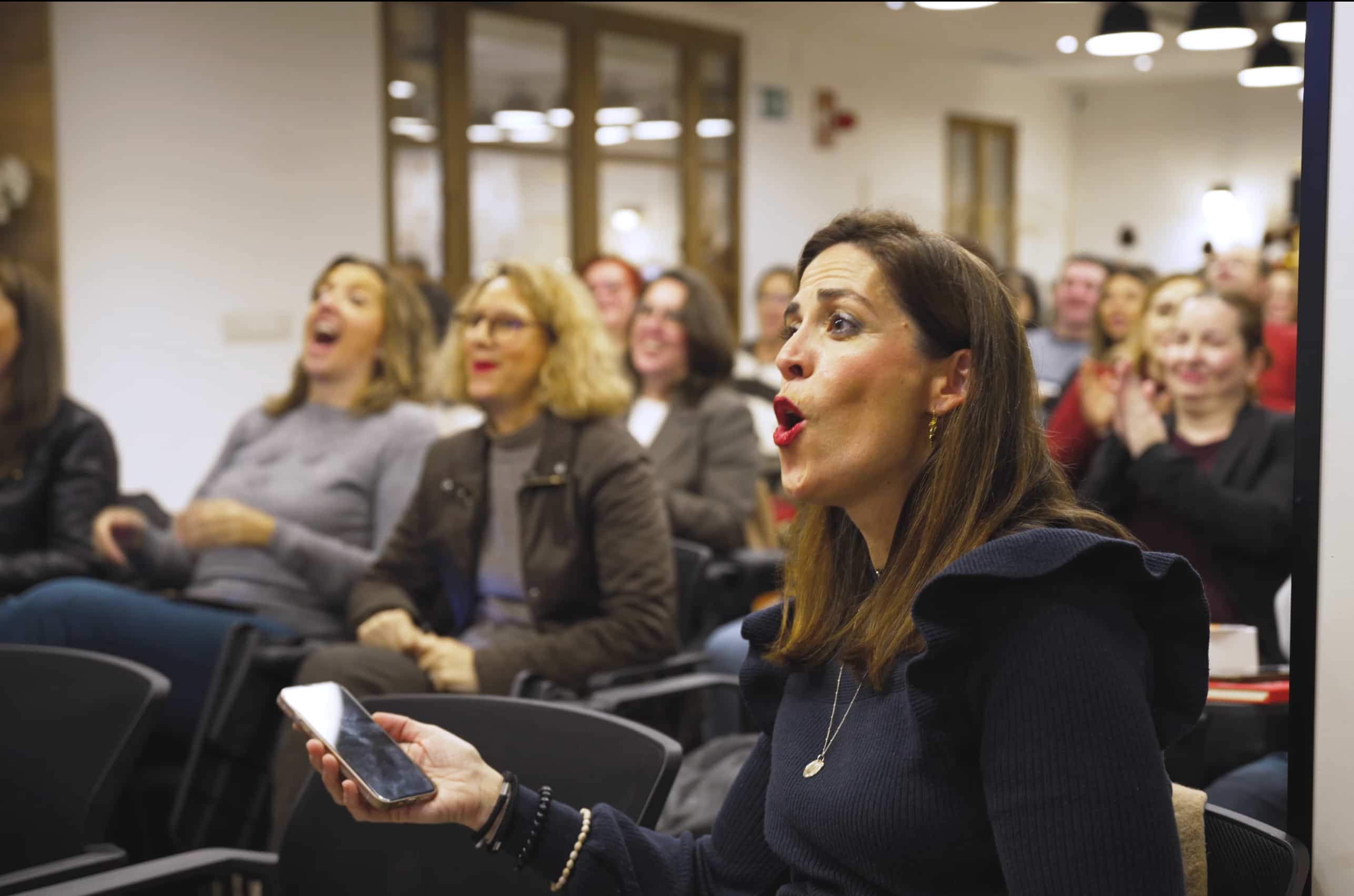 Cómo organizar un evento corporativo memorable: la magia como elemento diferenciador